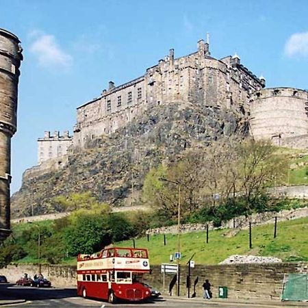 Joivy Unique Old Town Stay Under Edinburgh Castle Edimburgo Exterior foto