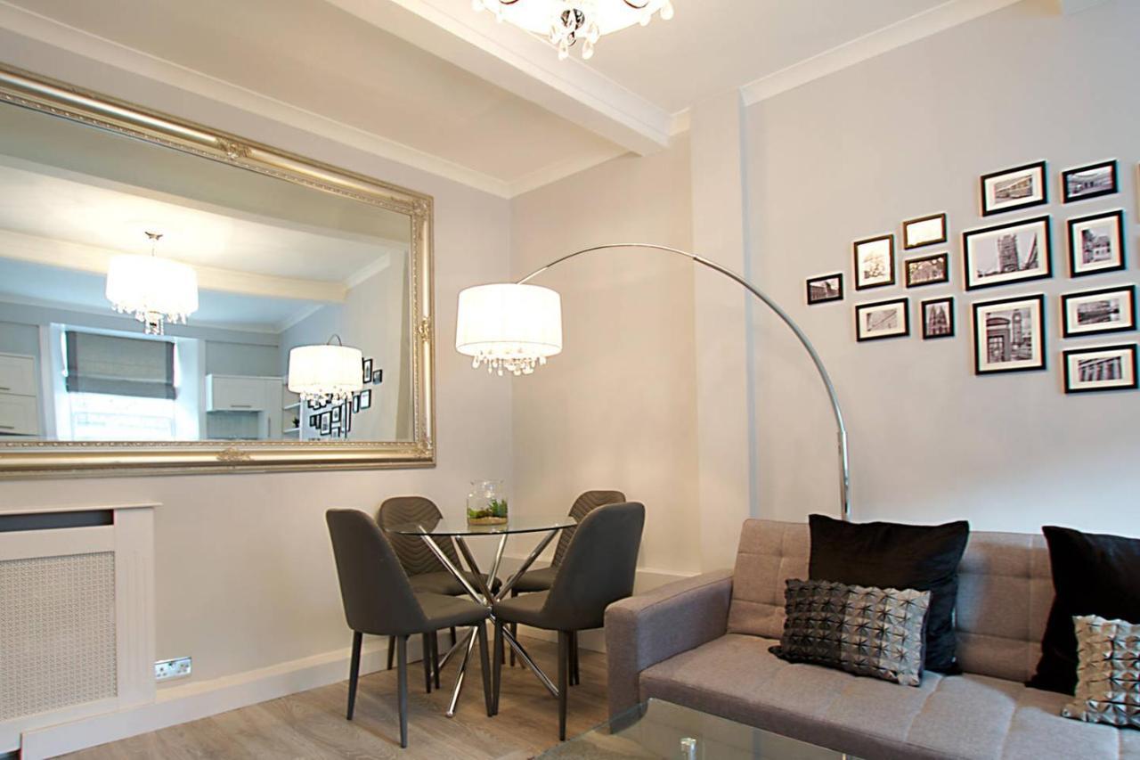 Joivy Unique Old Town Stay Under Edinburgh Castle Edimburgo Exterior foto